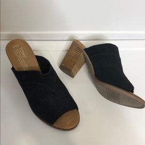 Toms size 9.5 block heel open toe mules